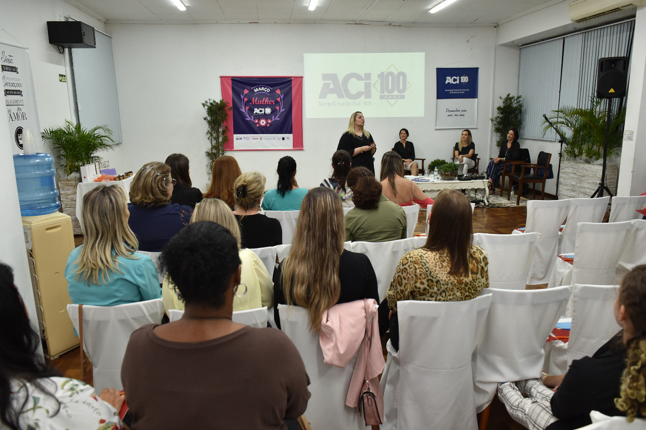 Fabiana Bergamaschi das palestrantes da noite