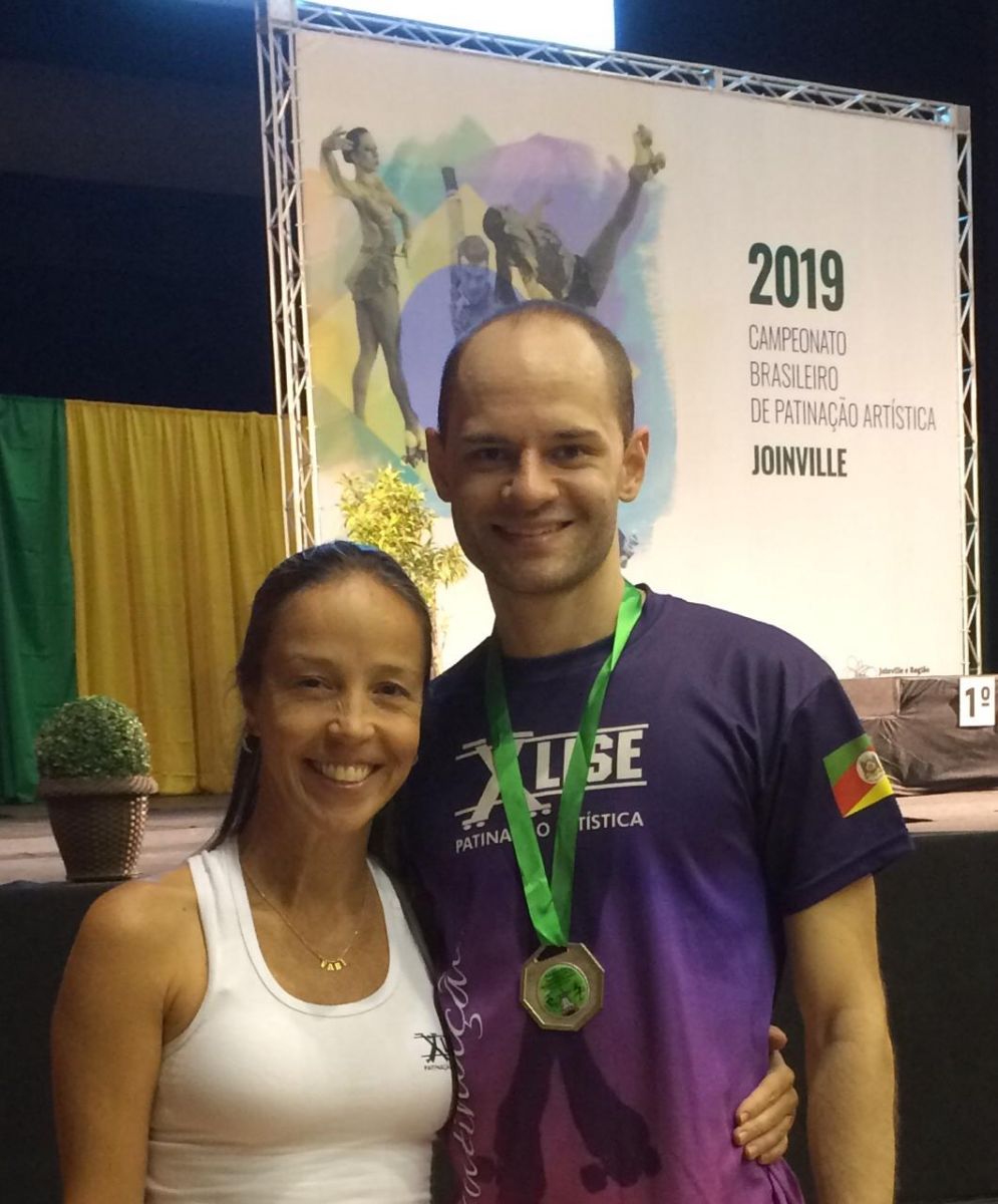 Carlos e a técnica professora Fabiane Helena Knak 