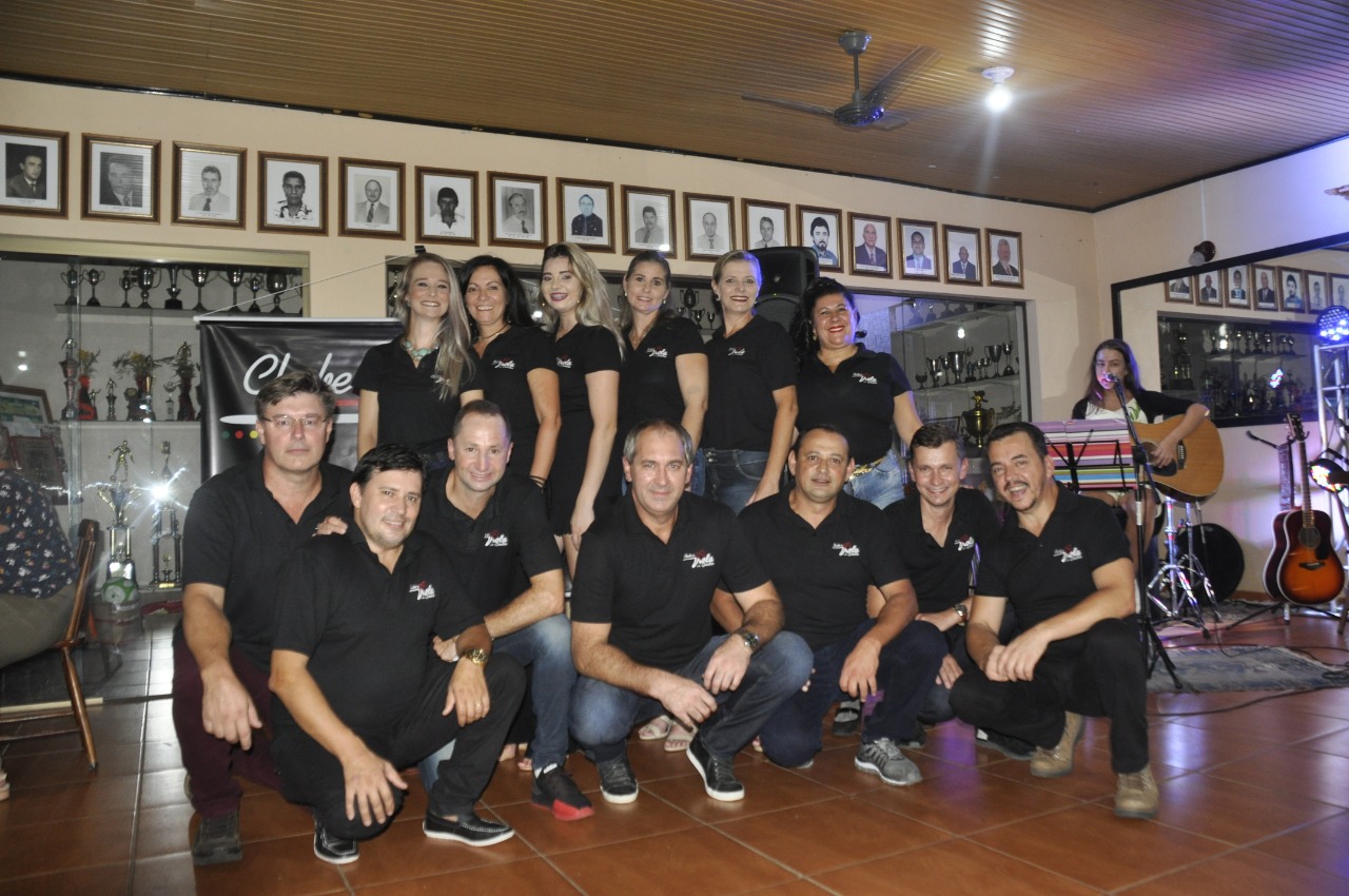 Diretoria do Clube da Viola e da Gaita é composta por homens e mulheres