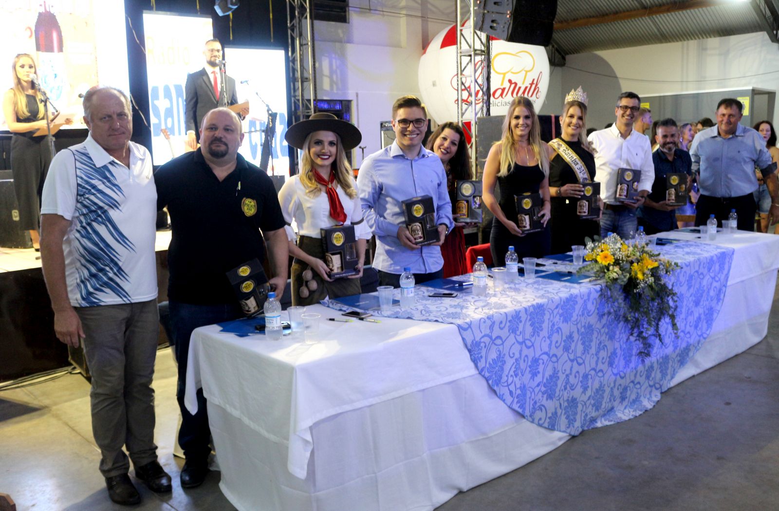 Júri que teve a missão de escolher as novas soberanas 