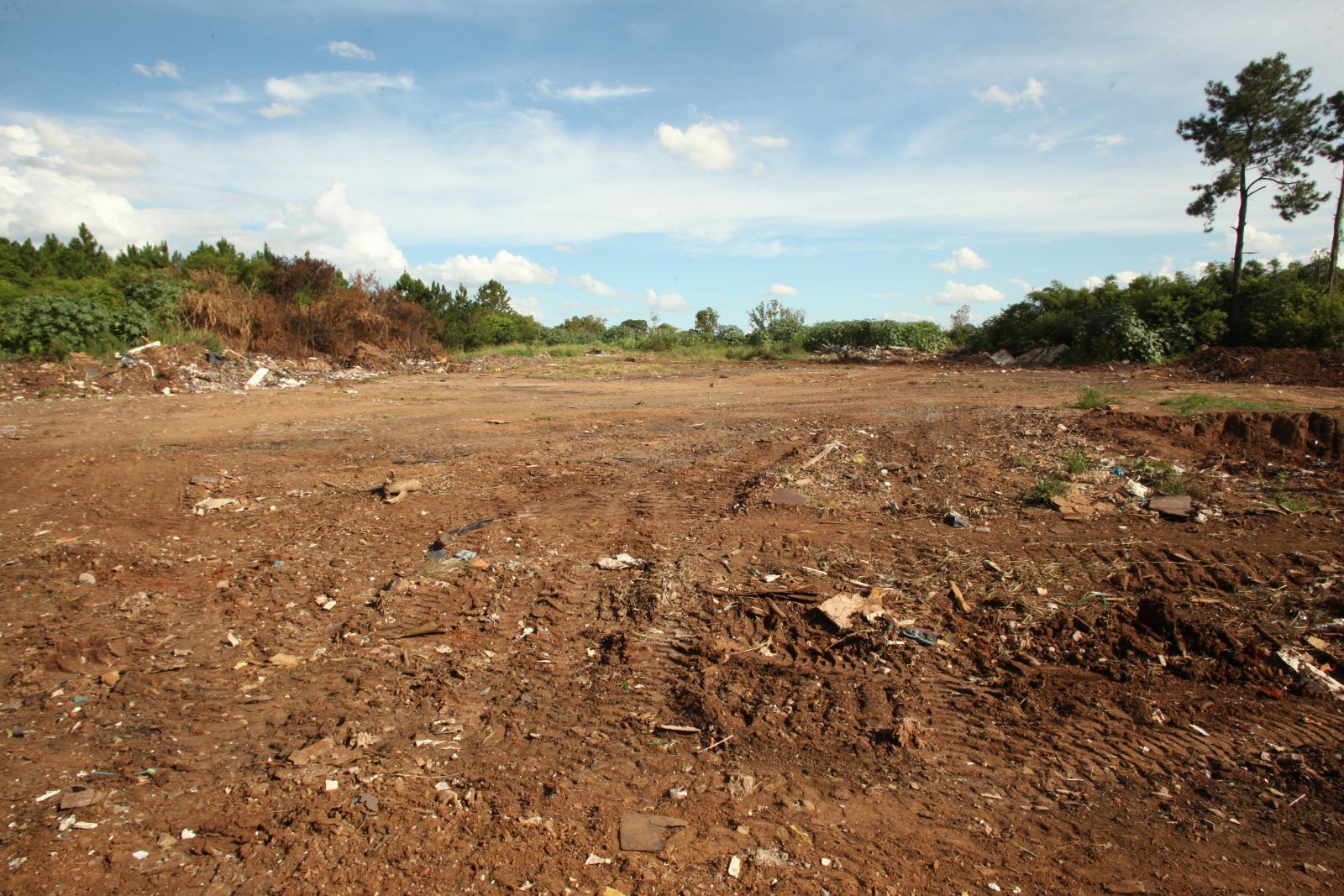 Local deveria funcionar como aterro de resíduos vegetais e não para o descarte de lixo, afirma secretário