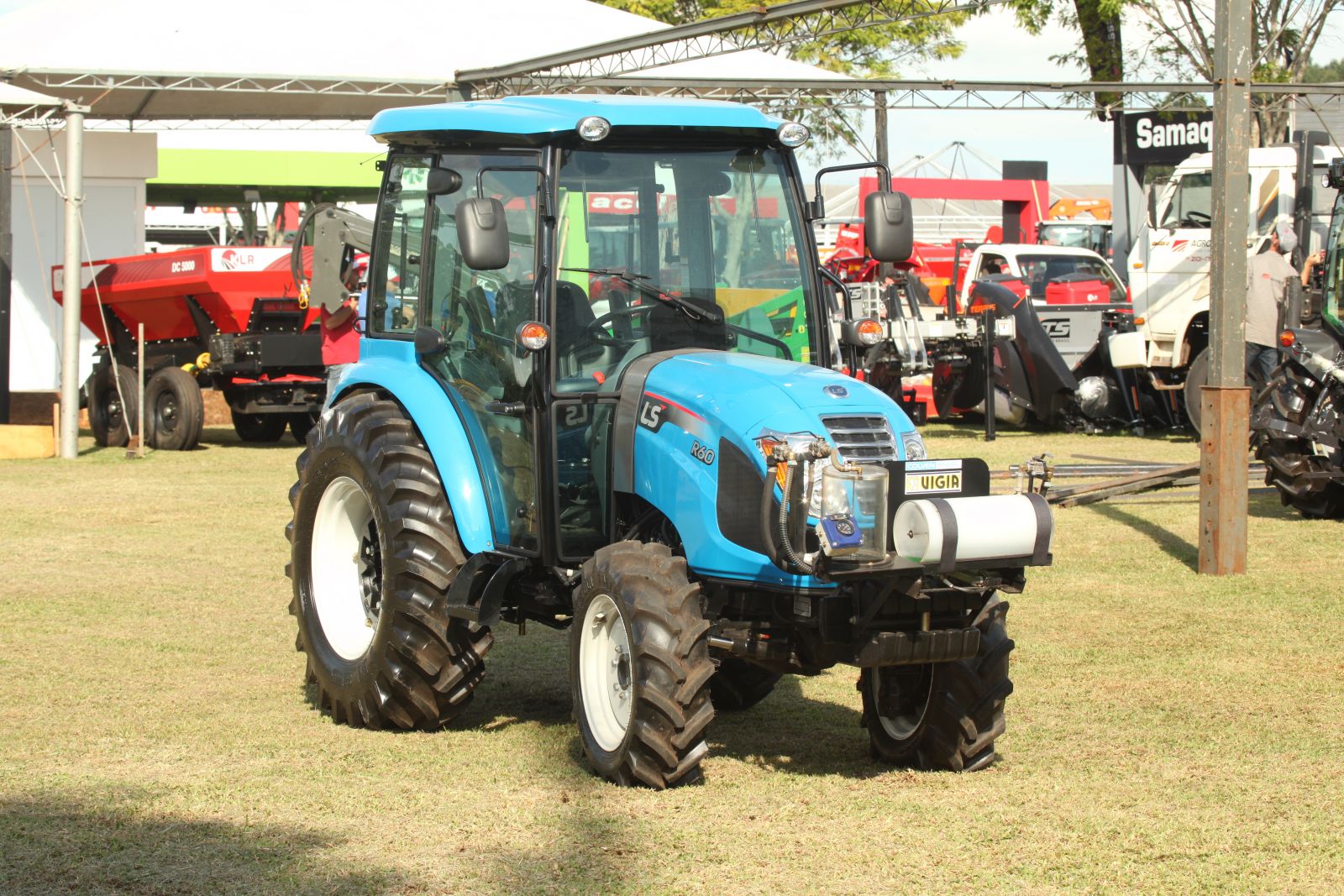 Tecnologia: durante evento serão disponibilizados 12 modelos de veículos, mais uma plantadeira