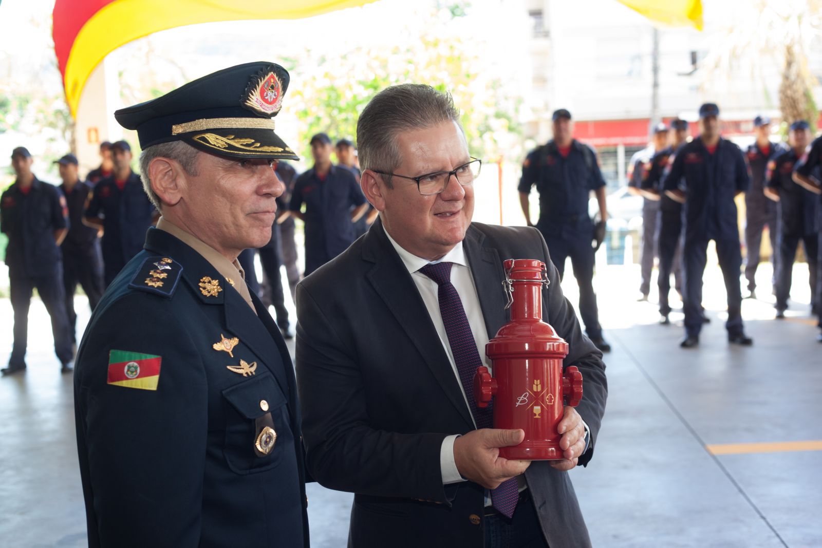 Governador em exercício recebeu homenagem dos Bombeiros