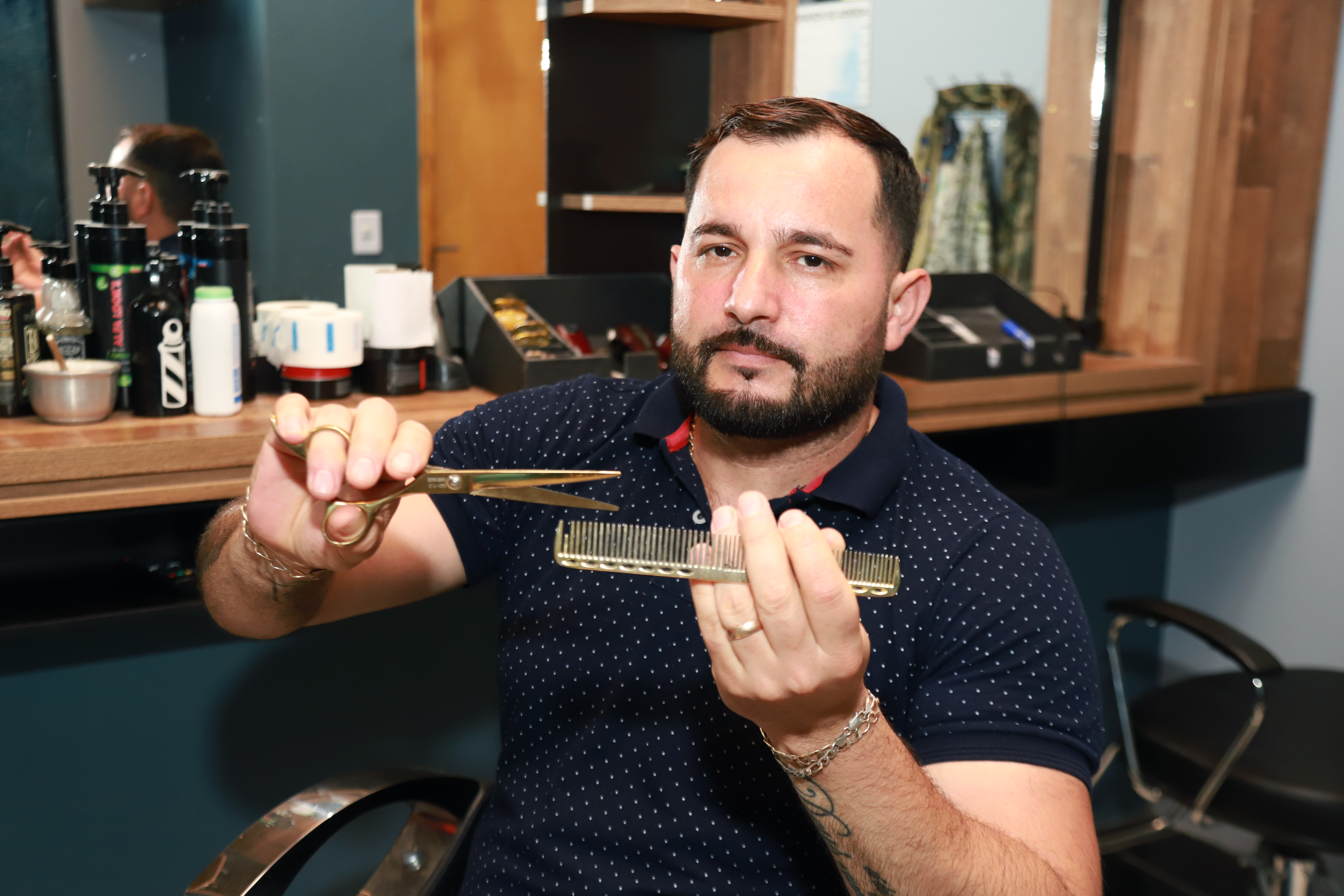 O profissional atende de segunda a sexta-feira das 9 ˆs 11h45 e das 13h30 ˆs 20 horas. Nos s‡bados das 8 ˆs 18 horas