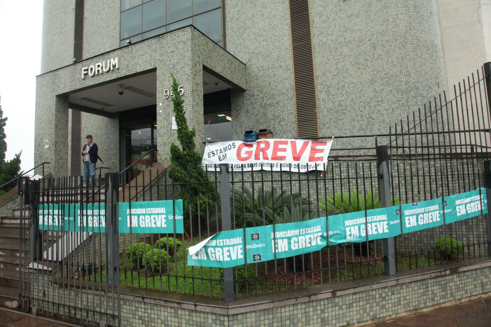 Após a Assembleia rejeitar o projeto do judiciário que extingue e cria cargos para o TJ-RS, a categoria busca agora negociar o plano de carreira