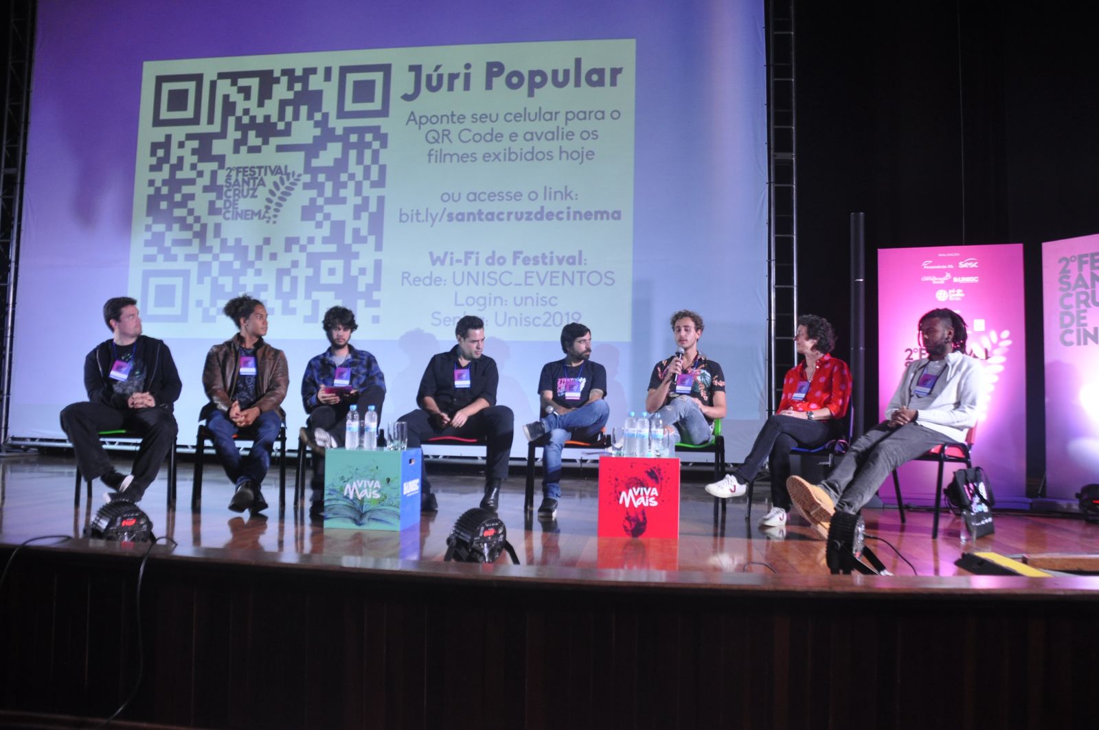 Após as exibições foi realizado um debate com os representantes dos filmes 