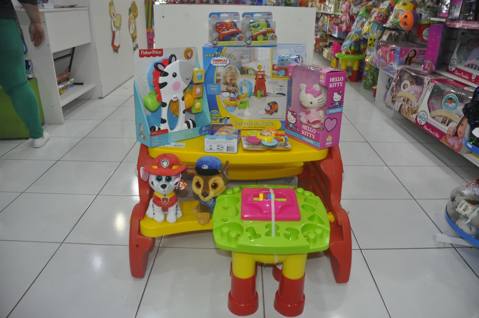 Brinquedos para os menores tambŽm podem ser encontrados