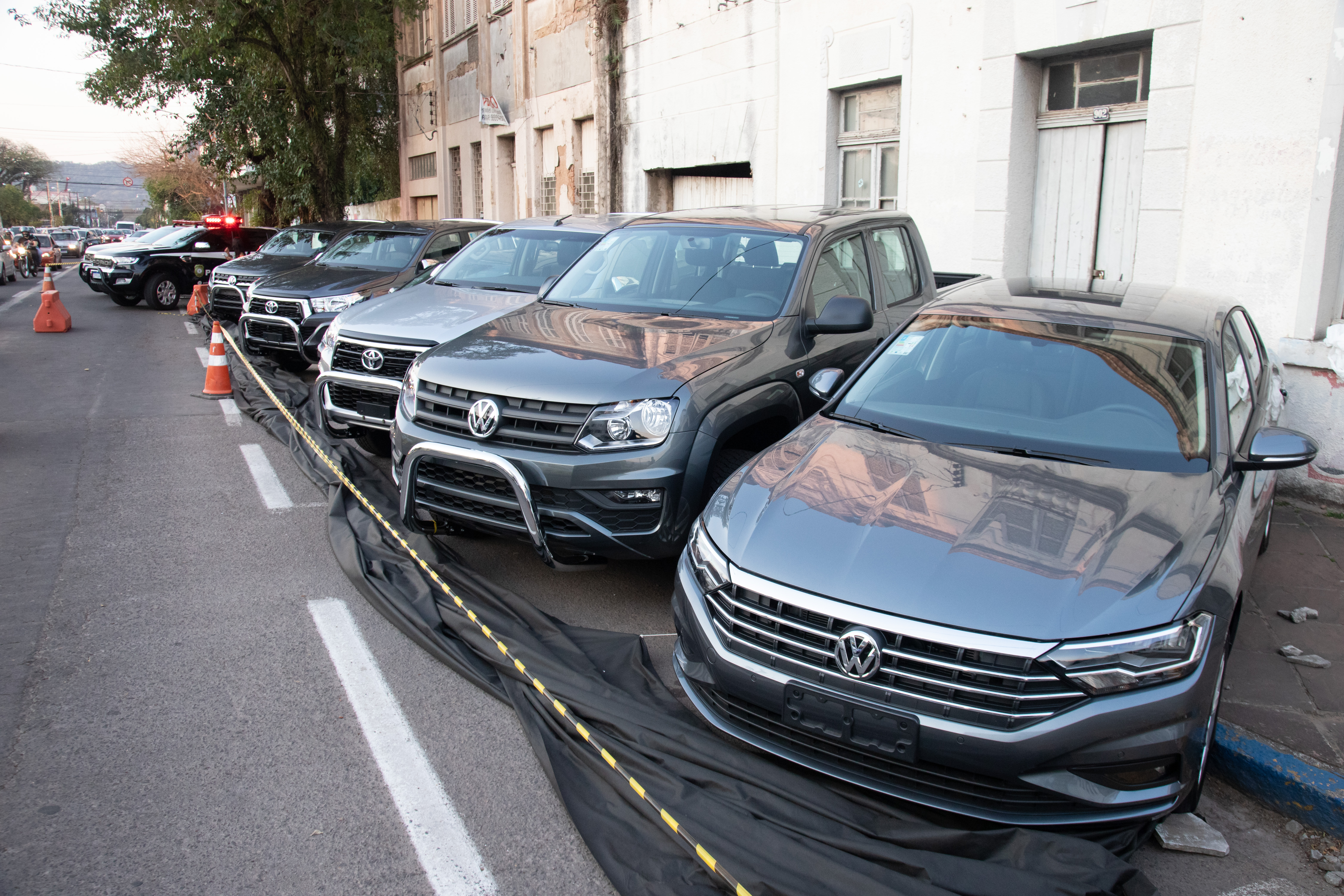 Oito viaturas Amarok, Hilux, Jetta e Corolla também foram entregues