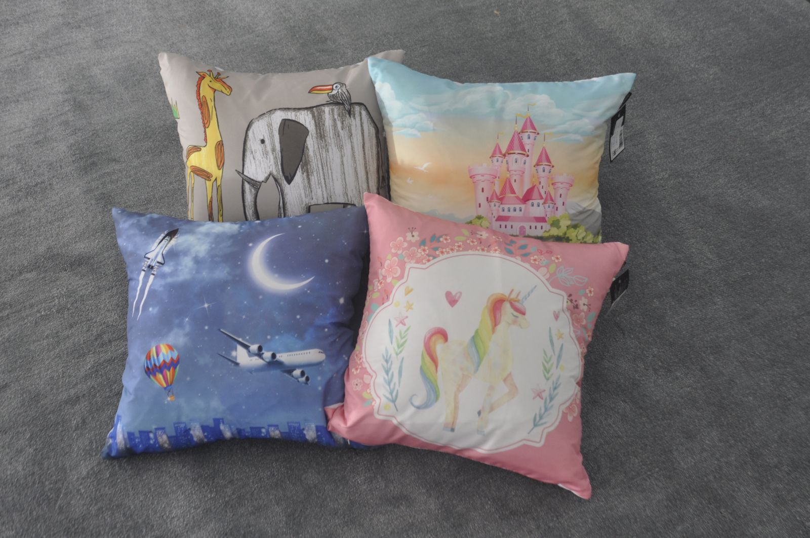 As almofadas estampadas s‹o confort‡veis e muito bonitas