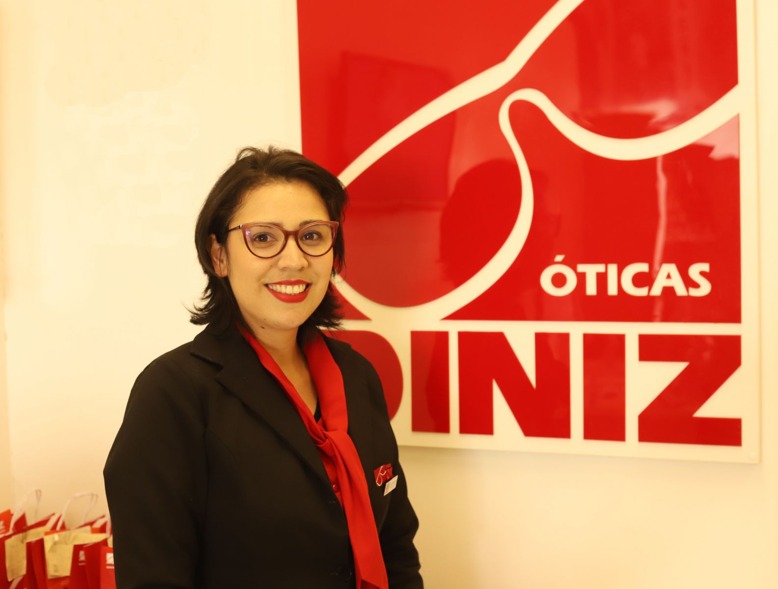 Ana Carolina Domingues entrou na Óticas Diniz como consultora de vendas e hoje é a gerente da empresa