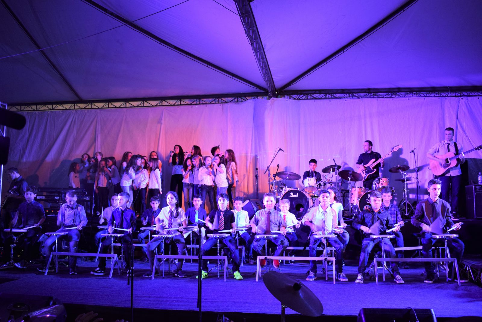 Show Artístico acontece às 19h30, no Ginásio Luisão, tem entrada franca e é aberto ao público