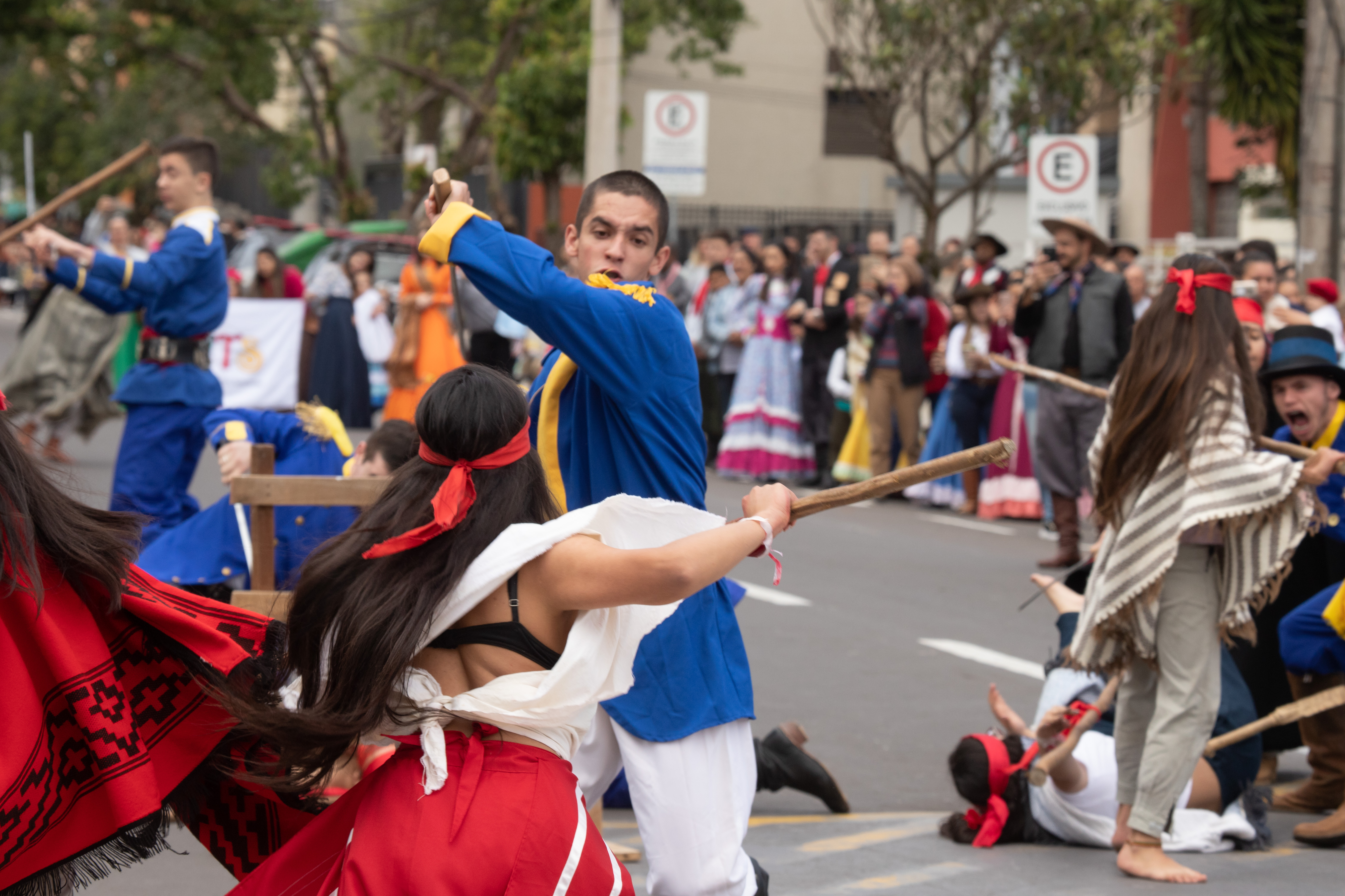 Encenação de batalha da Guerra dos Farrapos foi o ponto alto do desfile
