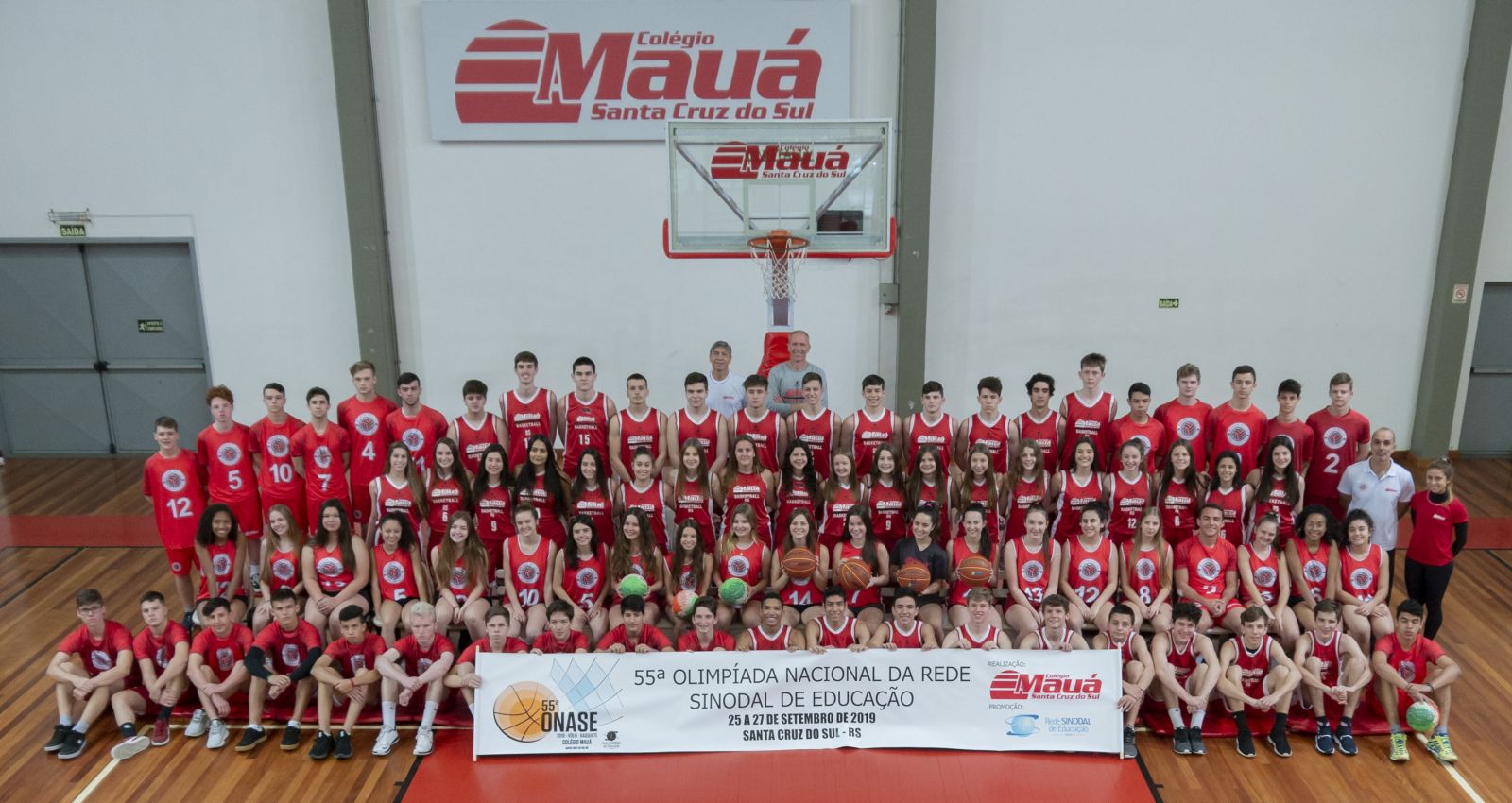 Alunos que representam Colégio Mauá na ONASE