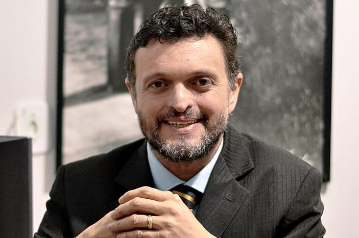 Rodrigo Kohl Ribeiro vai ministrar a palestra 'O despertar pedagógico' e apresentar a peça teatral 'O professor pelado'