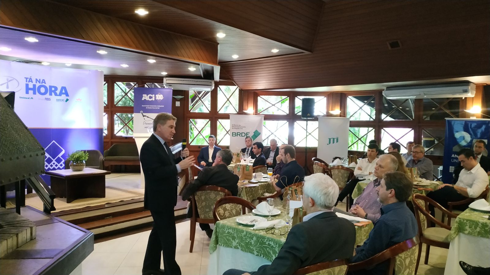 Rigotto: 'fazer uma reforma tributária sem mexer no ICMS e nem no ISS não é reforma tributária'