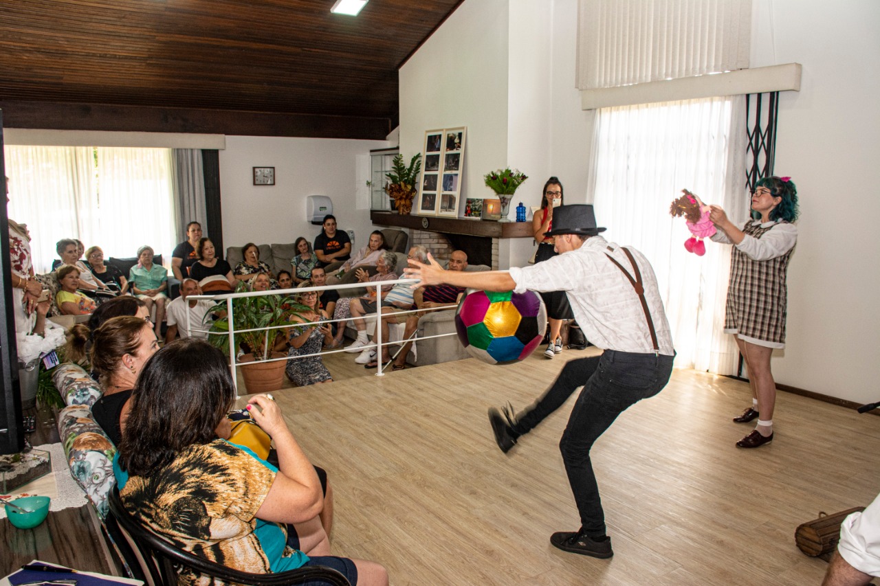 A primeira casa a receber a iniciativa foi o Residencial Laranjeiras