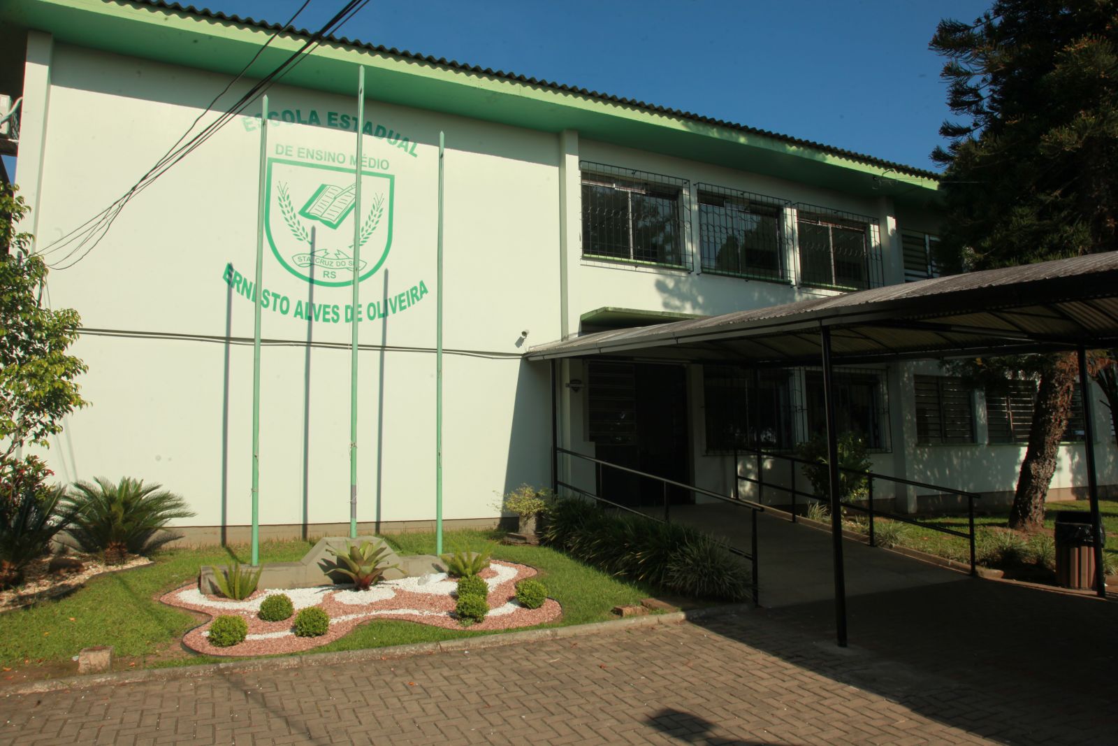 Diretora diz que busca explicações da 6ª CRE