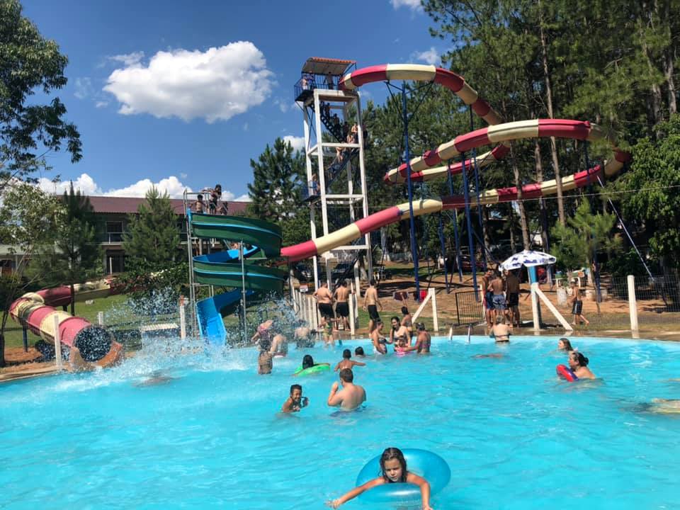 Novo toboágua é considerado o maior da região