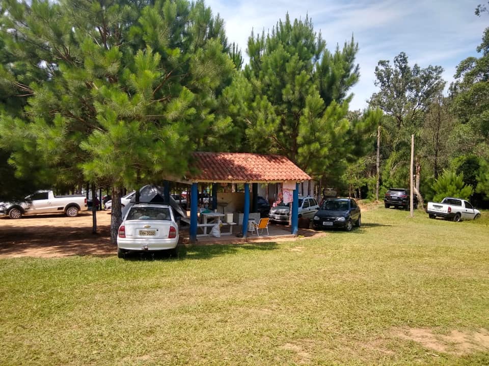 Ampla área para camping atrai milhares de turistas no período de férias