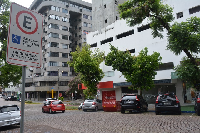 Quem tem a credencial de vaga especial não precisa pagar o Rapidinho