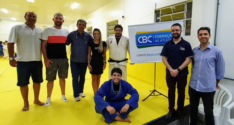 Clube está auxiliando Letícia Bauermann a angariar recursos para representar o Brasil no Campeonato Mundial de Judô na França