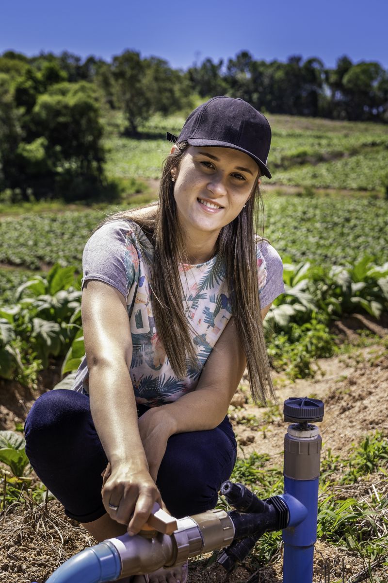 Prevenir danos à lavoura em períodos de estiagem, utilizando menor quantidade de água por hectare e maximizar a utilização de fertilizantes, este é o papel da nova técnica de fertirrigação