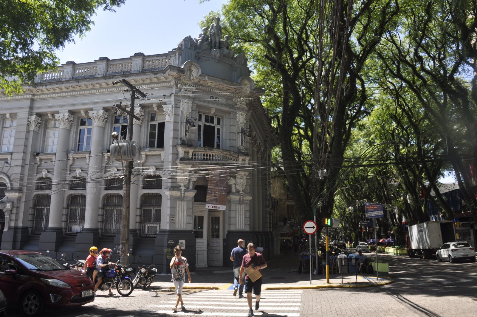 Casa das Artes Regina Simonis foi reaberta, mas ainda precisa de reformas