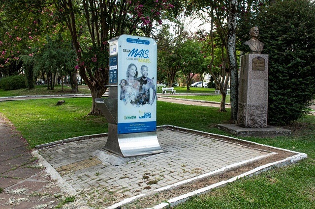 Sete equipamentos espalhados pela cidade fornecem água potável gratuitamente