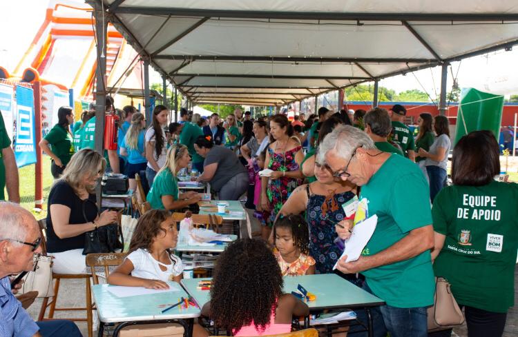 Diversas atividades foram realizadas para crianças e adultos