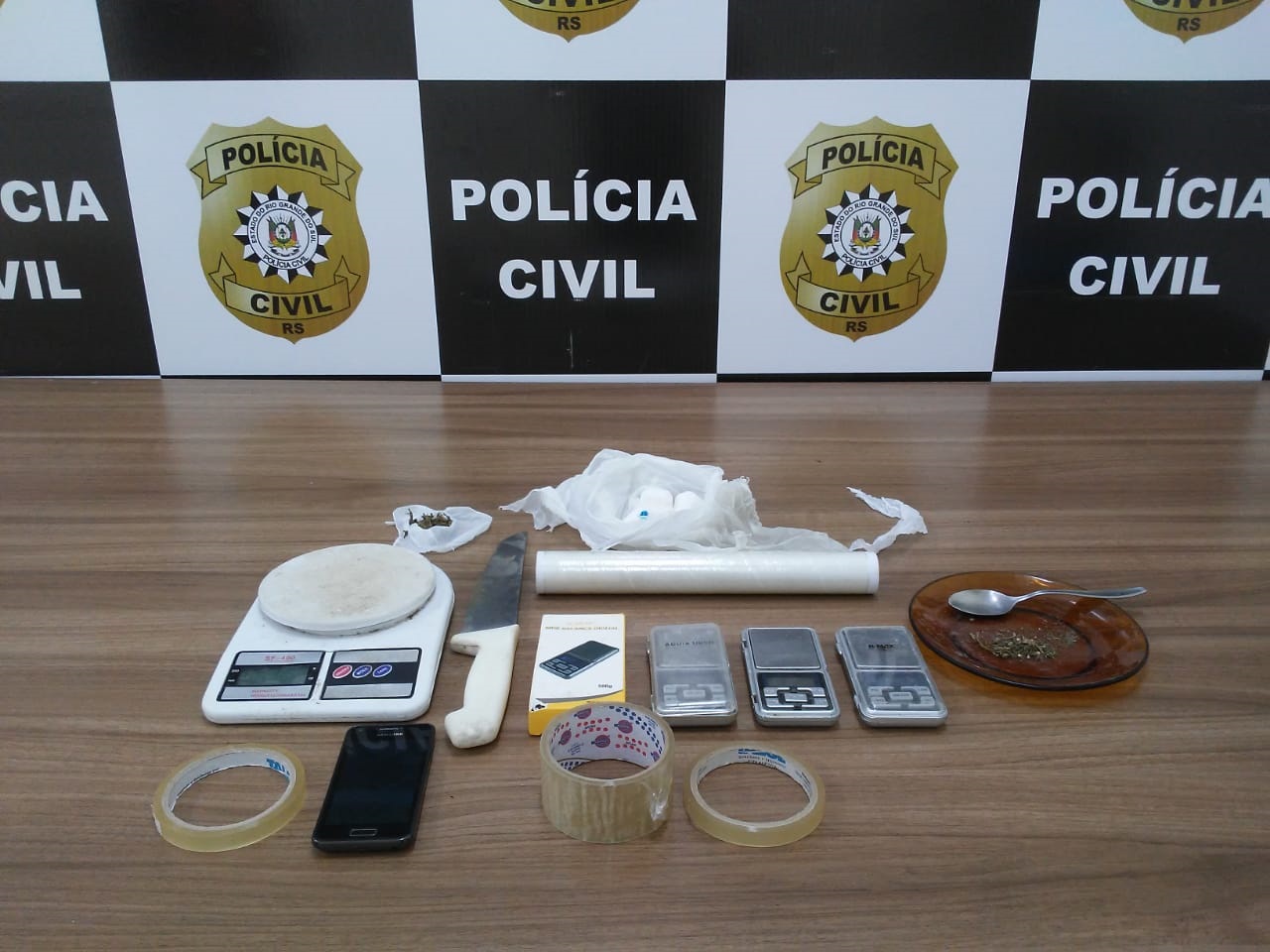 Entorpecentes foram apreendidos em residência de Linha João Alves