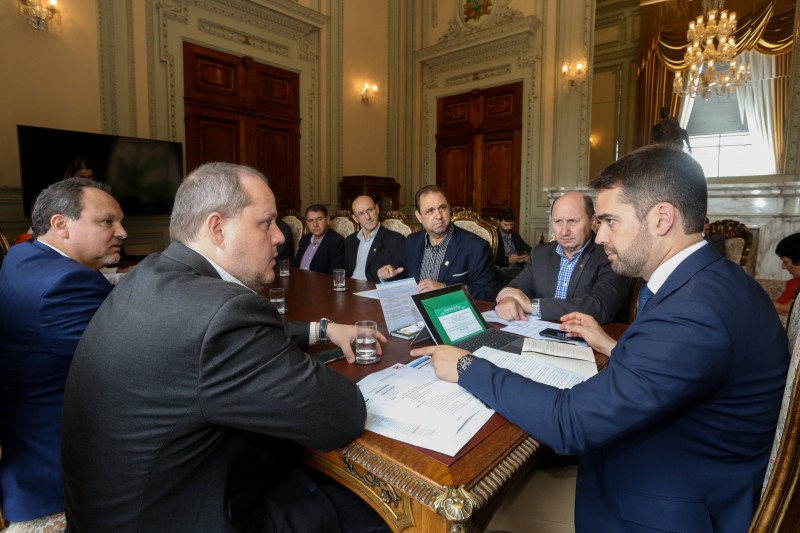 Na reunião, governador Eduardo Leite destacou que problemas causados pela estiagem têm recebido atenção especial da Secretaria Estadual da Agricultura