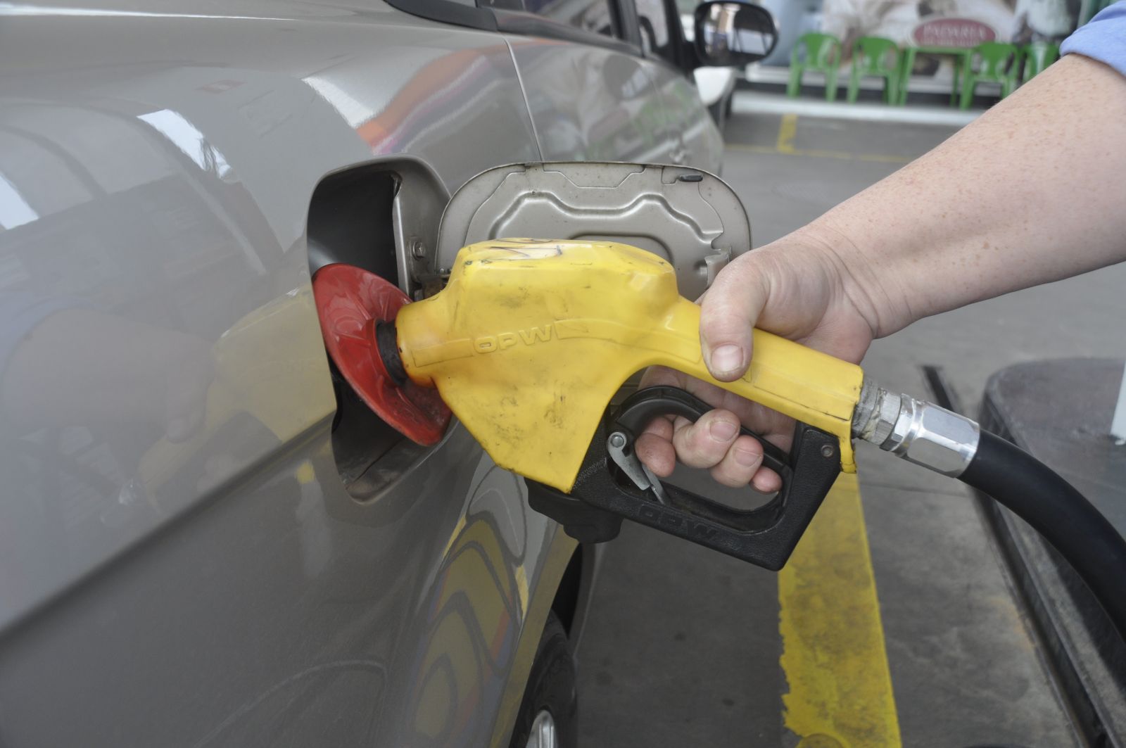 Petrobrás reduziu preço mais uma vez, mas ainda é possível otimizar seus gastos ao abastecer