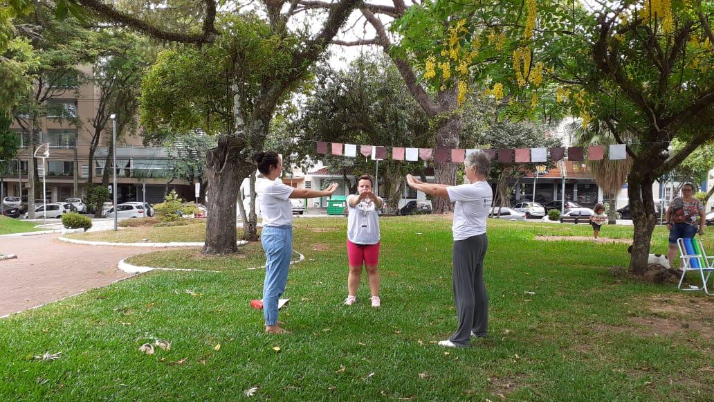 Para quem gosta de alongamento, este serviço foi ofertado no evento para o público em geral