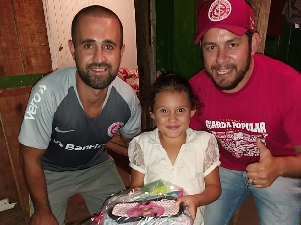 Crianças dos Bairros Menino Deus e Beckenkamp foram os beneficiados