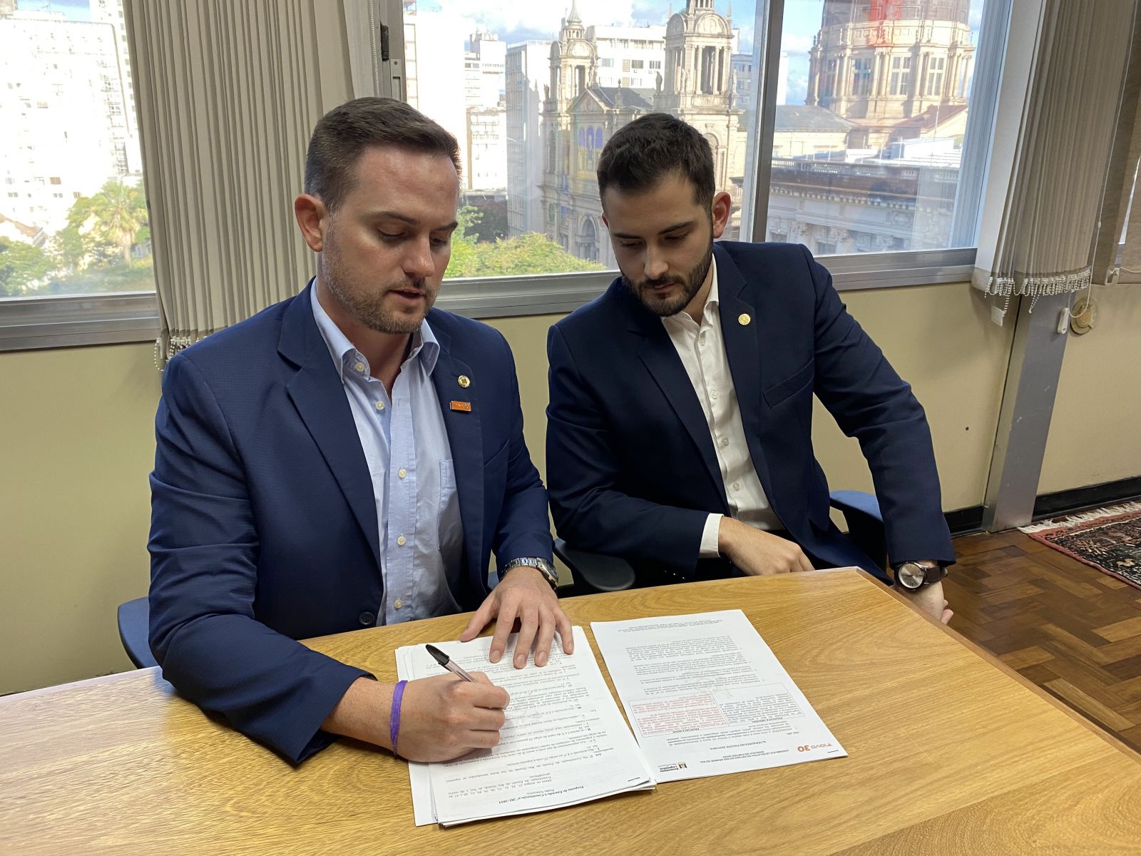 Deputados do partido NOVO protocolaram o projeto nessa segunda, dia 17