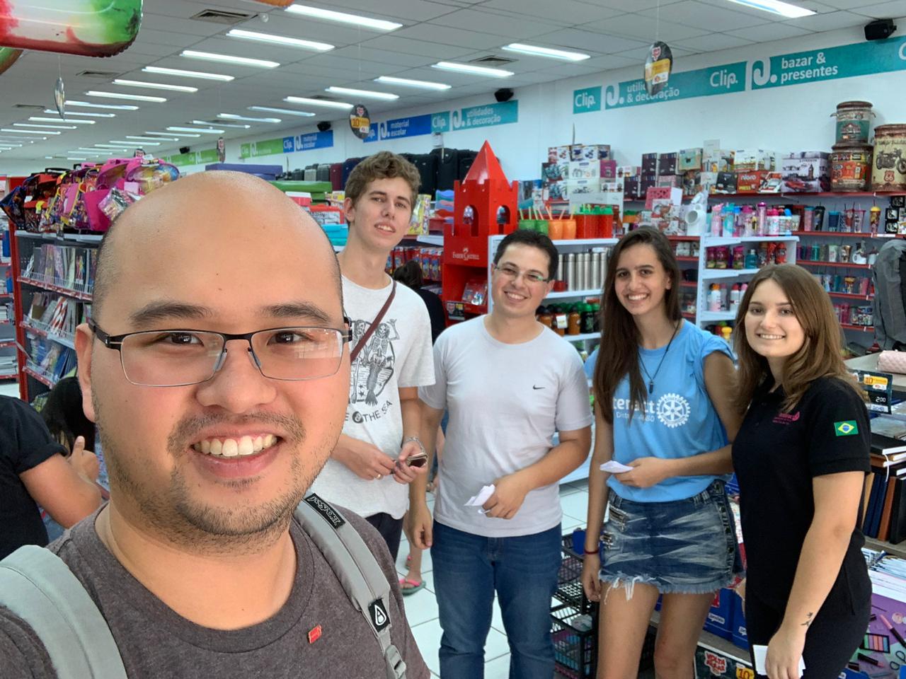 No ano passado os rotaractianos arrecadaram um total de 1042 materiais escolares.