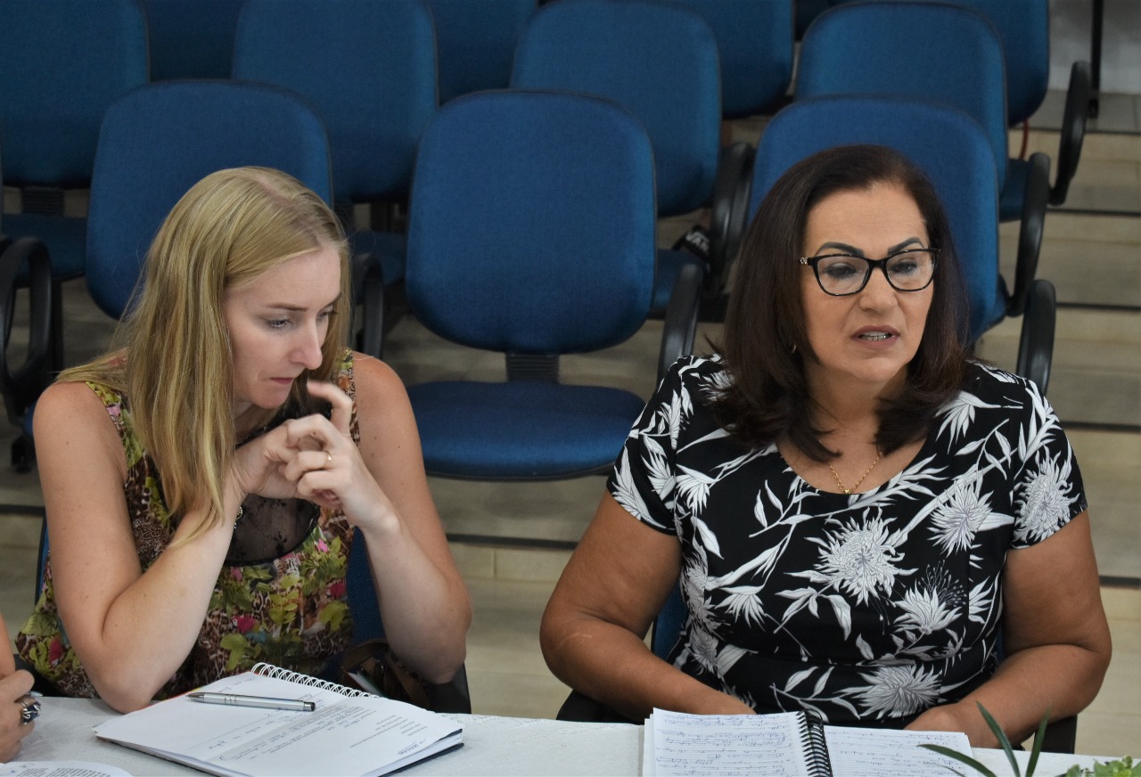 Liziane Madsen Etges, à direita, também será a representante titular da região nas reuniões da Undime