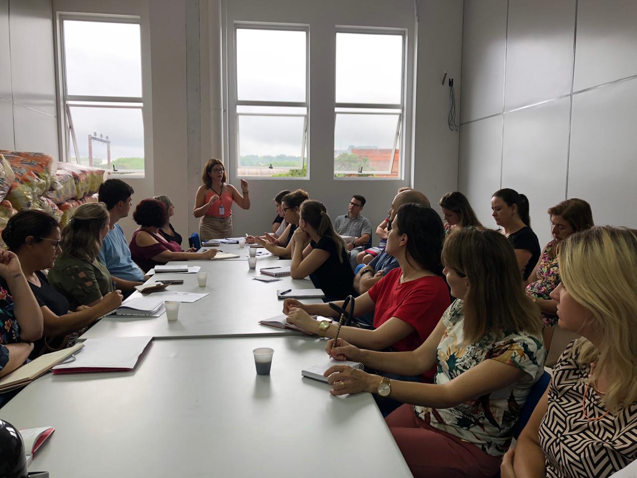 Enfermeiros coordenadores da saúde de Santa Cruz passaram por treinamento sobre o novo coronavírus, na manhã do último dia 31