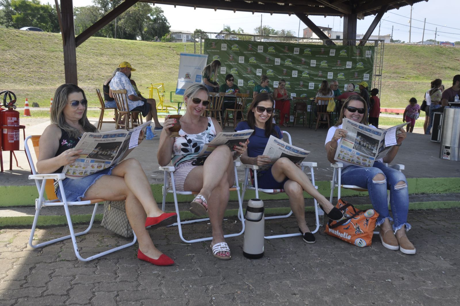 O Riovale Jornal marcou presença no evento e distribuiu edições do último sábado aos presentes