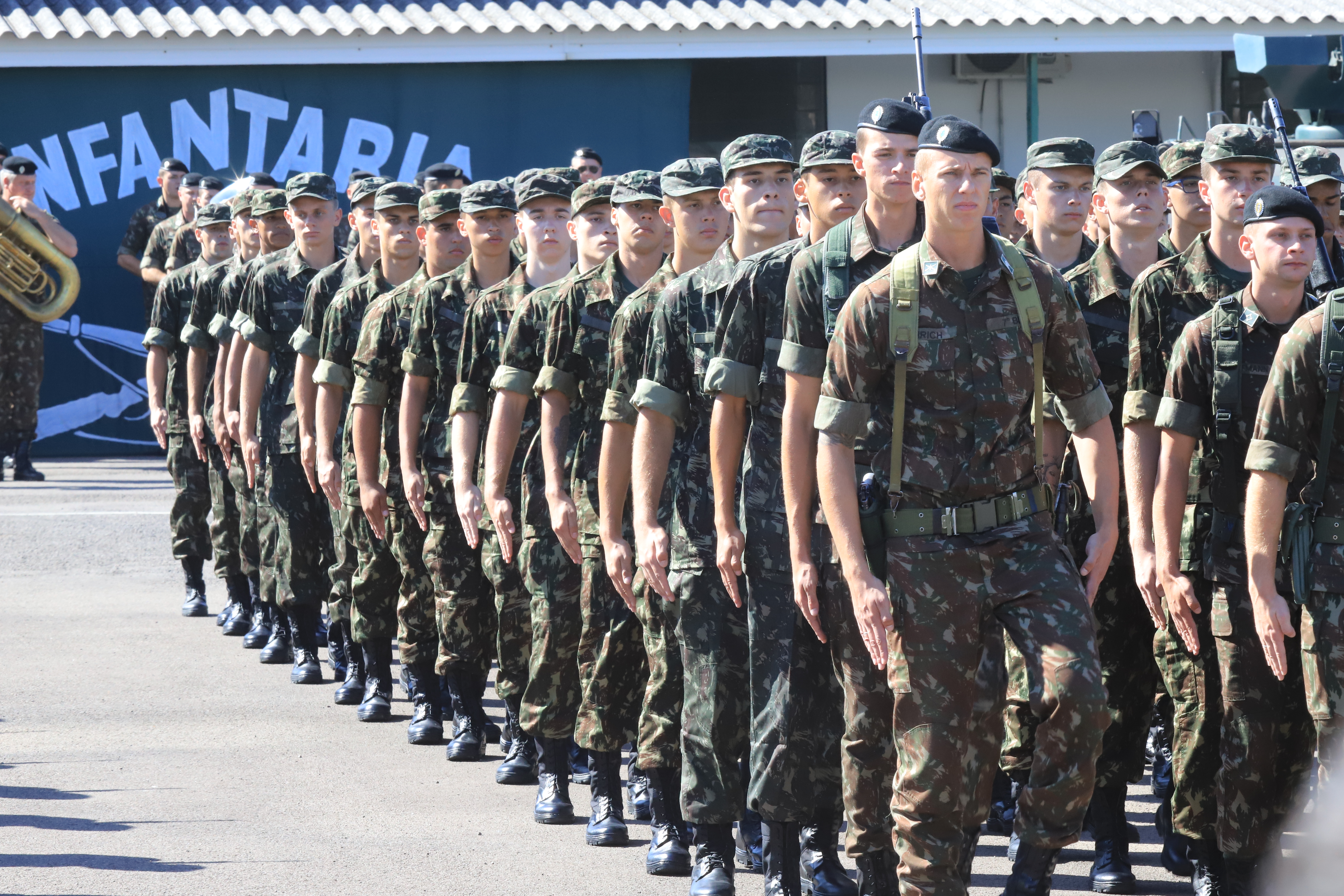 274 jovens da região foram incorporados na manhã de ontem,2