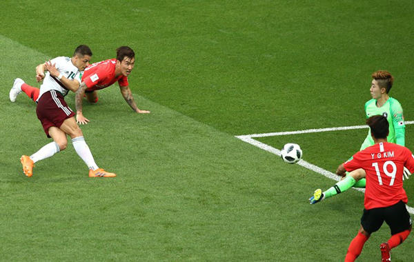Chicharito Hernández marcou o segundo gol do México contra a Coreia do Sul