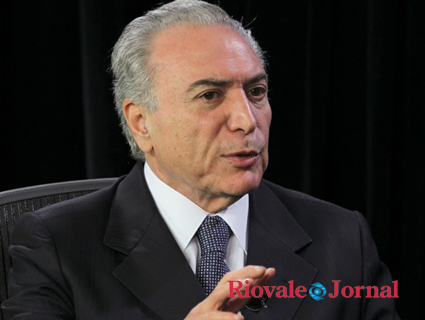 Michel Temer, do PMDB, Ž o presidente interino do Brasil