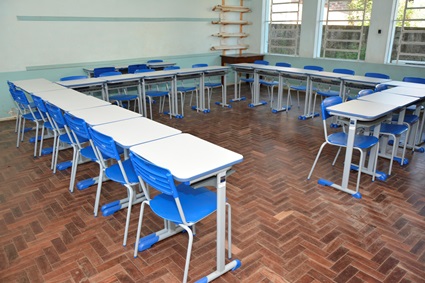 Novo mobili‡rio nas escolas deixou o ambiente mais alegre