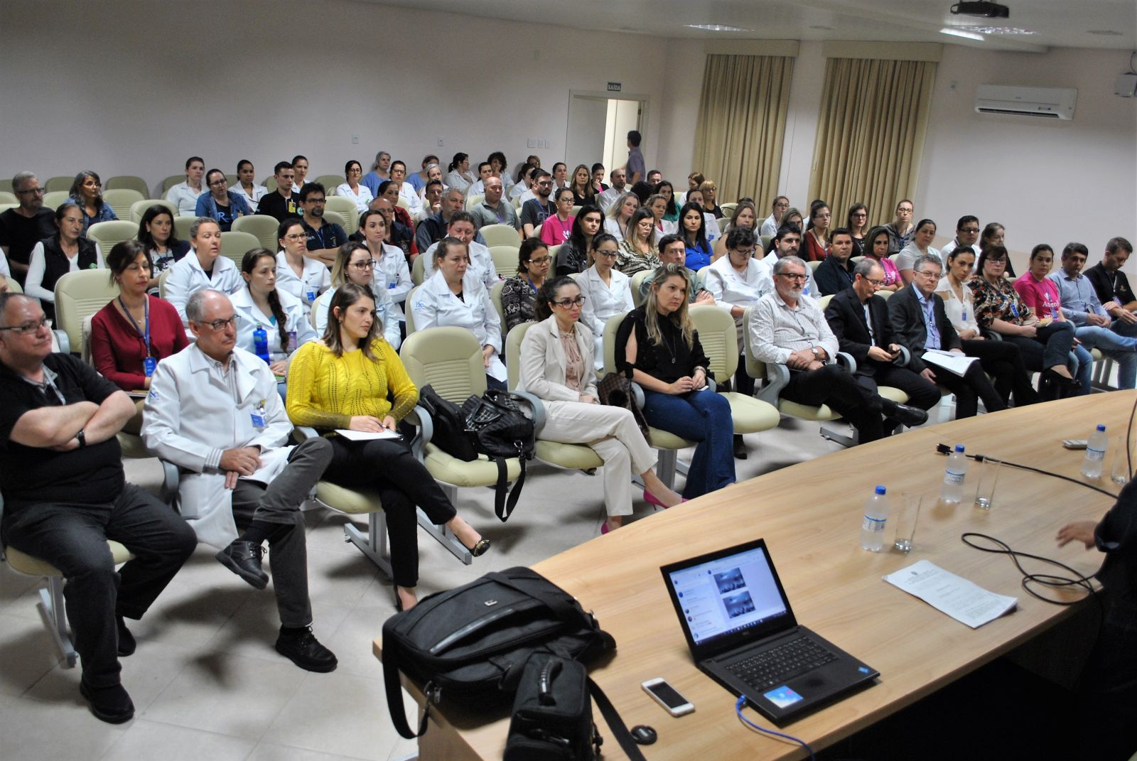 Sexta-feira, 9h: reunião com a direção do Hospital para apresentar resultados da operação