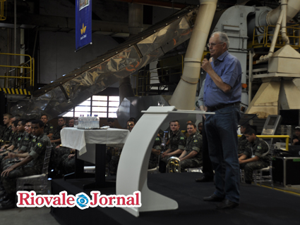 Nelson Bennemann, ex-diretor da Souza Cruz, lembrou do processo de construção da fábrica