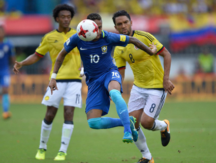 Neymar enfrentou os colombianos nesta terça-feira