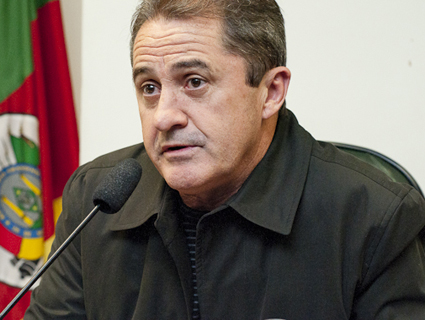 Novelletto projeta que pelo menos 1,6 mil profissionais, incluídos jogadores e comissões técnicas, ficarão sem trabalhar