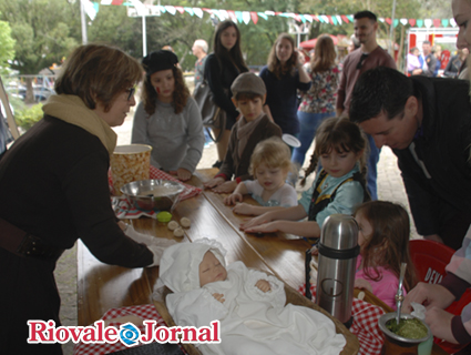 Oficinas envolveram as crianças durante a manhã