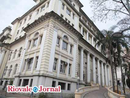  Fazenda dispôs cerca de R$ 788,5 milhões para depositar até R$ 3 mil por matrícula