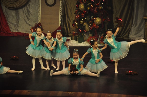 Pequenas bailarinas encantaram o público